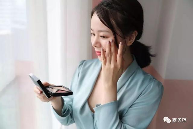 香奈儿可可小姐香水哪款最好闻又持久（香奈儿可可小姐香水有几款）-第21张图片