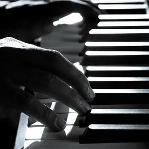 圣母颂小提琴独奏谱简谱（舒伯特圣母颂小提琴独奏谱）