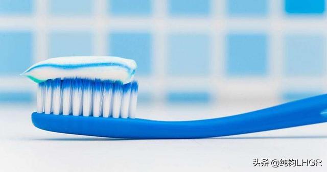 含氟牙膏和不含氟牙膏哪个好知乎(含氟牙膏和不含氟牙膏哪个贵)-第1张图片 含氟牙膏和不含氟牙膏哪个好知乎(含氟牙膏和不含氟牙膏哪个贵)-第1张图片
