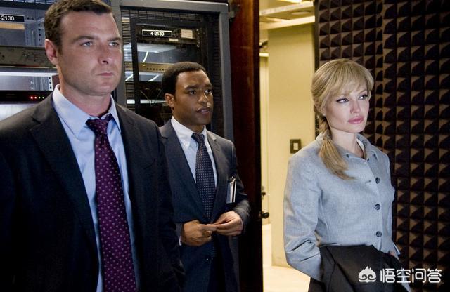 米拉乔沃维奇露过点吗（米拉乔沃维奇的肚脐）-第3张图片