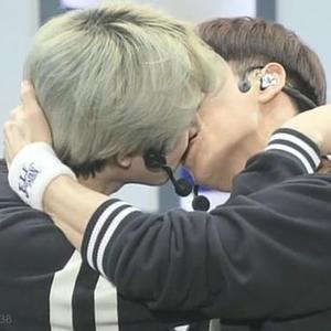 韩国当红男组合（韩国当红男团组合）